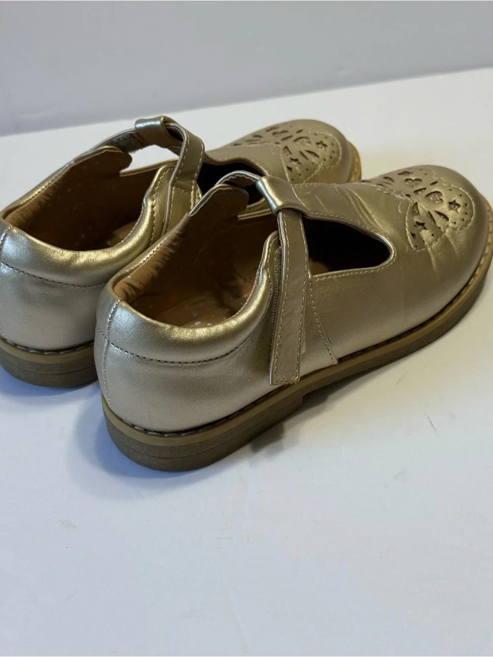 Dream Pairs Girls Gold Metallic Shoes Butterfly Detail Mary Janes Sz 2